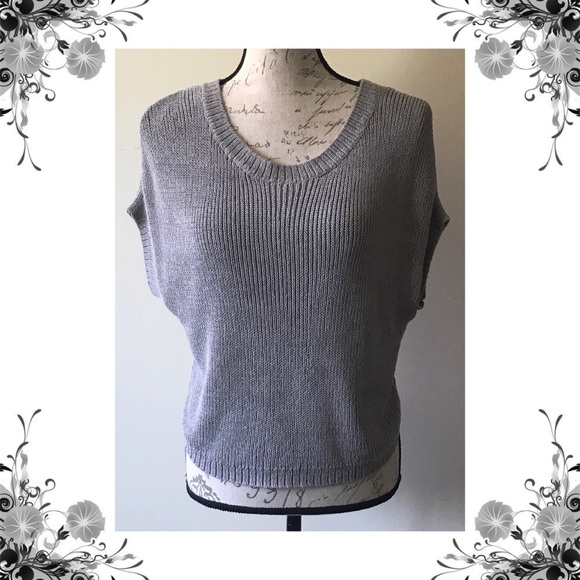 Vince Sweaters - {Vince} Gray Knit Cropped Sweater Top